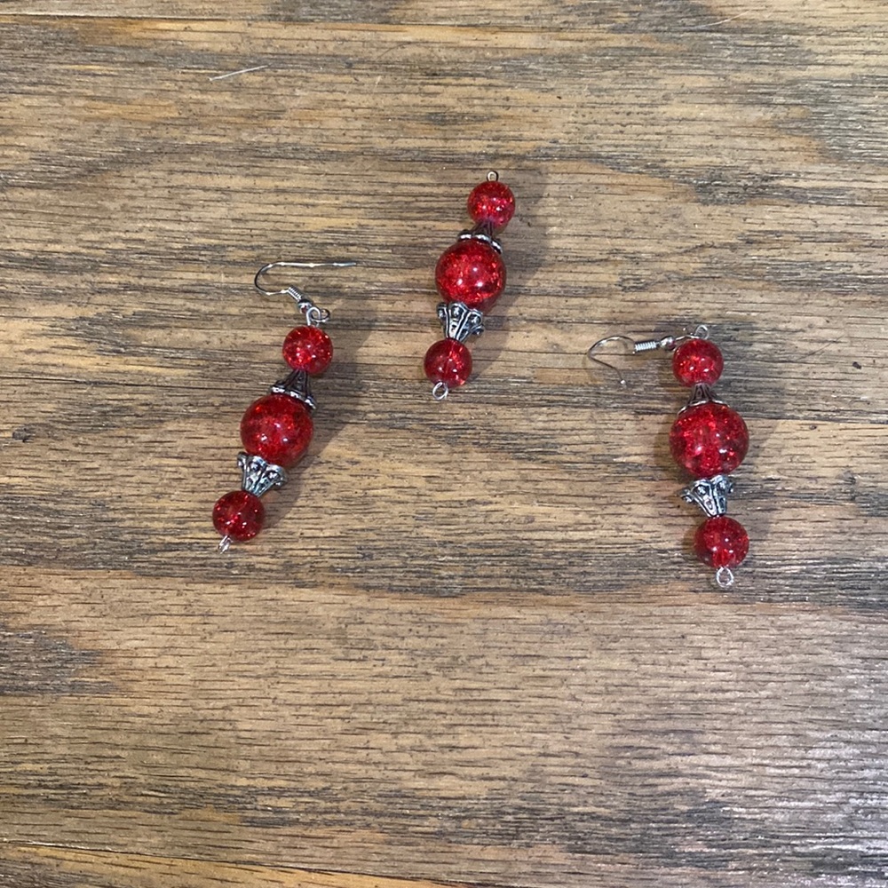 Necklace pendant and earrings